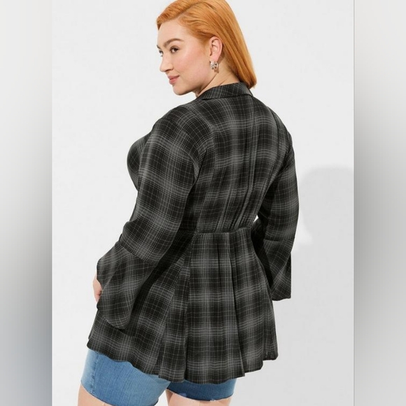 Torrid Fit And Flare Rayon Slub Button-Front Top Size 2 - Picture 6 of 6